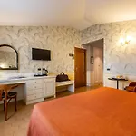 San Luca فندق سبوليتو